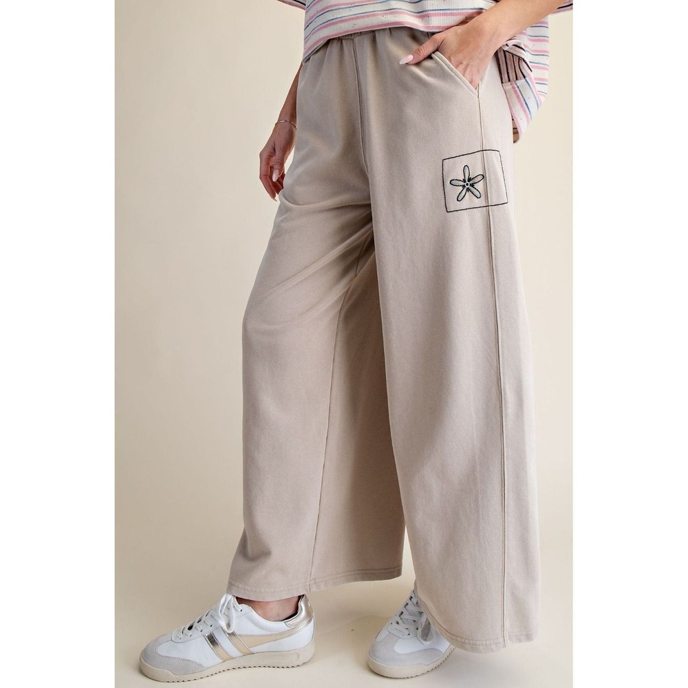 Easel Mineral Wash Terry Pants Flower Embroidery Sz M